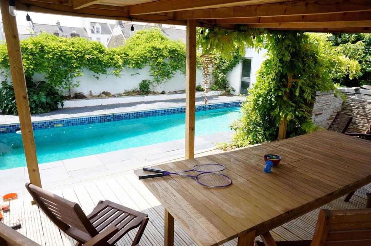 Spacious Town House With Swimming Pool Plymouth Eksteriør billede